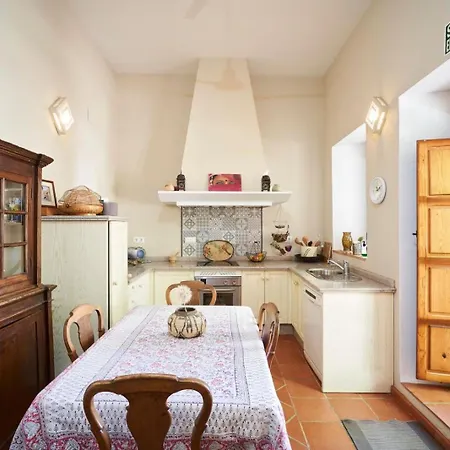 Holiday home Casa Jacaranda Trigueros